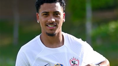 «برقصة السامبا».. البرازيلي خوان ألفينا يخضع لجلسة تصوير في الزمالك