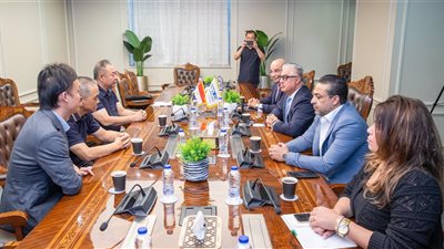 باستثمارات 22.6 مليون دولار.. توقيع عقد إنشاء مصنع صيني للمنسوجات بالقنطرة غرب