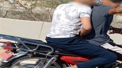 بأسلوب الخطف.. الأمن يكشف حقيقة فيديو سرقة هاتف بالإسكندرية.. ويضبط المتهمين 