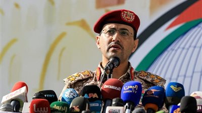 الحوثيون يعلنون استهداف 3 أهداف إسرائيلية بالمسيرات ويهددون السفن المتجهة لإسرائيل