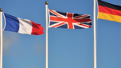 بسبب برنامجها النووي.. بريطانيا وفرنسا وألمانيا تهدد بفرض عقوبات جديدة على إيران