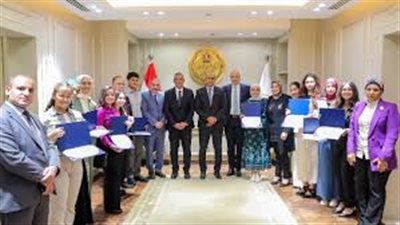 وزير التعليم يكرم أوائل مدارس النيل المصرية الدولية في العاصمة الإدارية