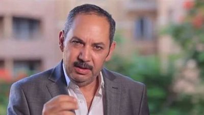 كمال أبو رية ينجو من حادث سير 