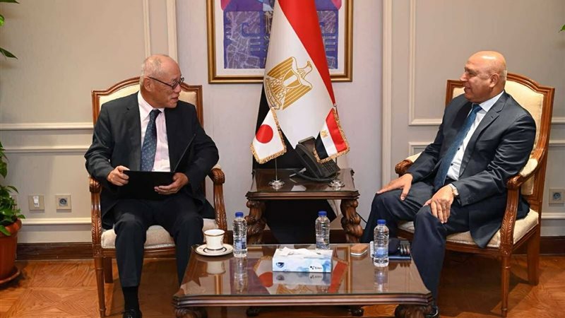 وزير النقل والسفير