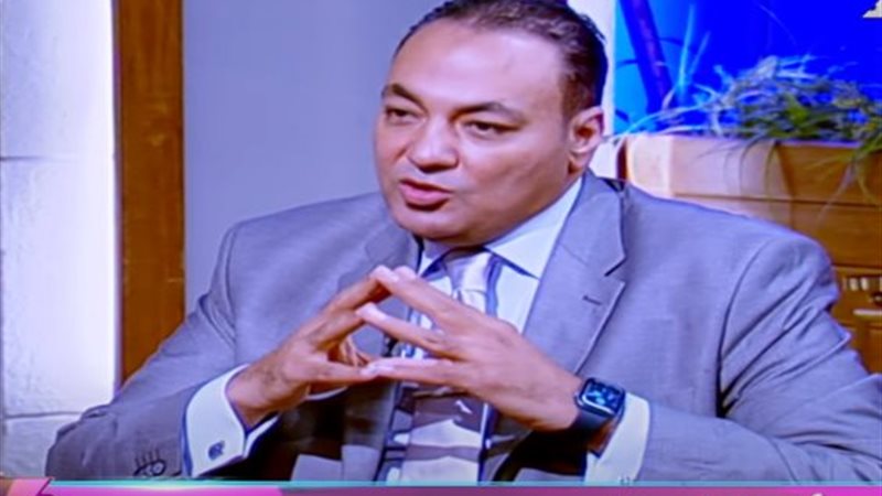 الكاتب الصحفي عادل