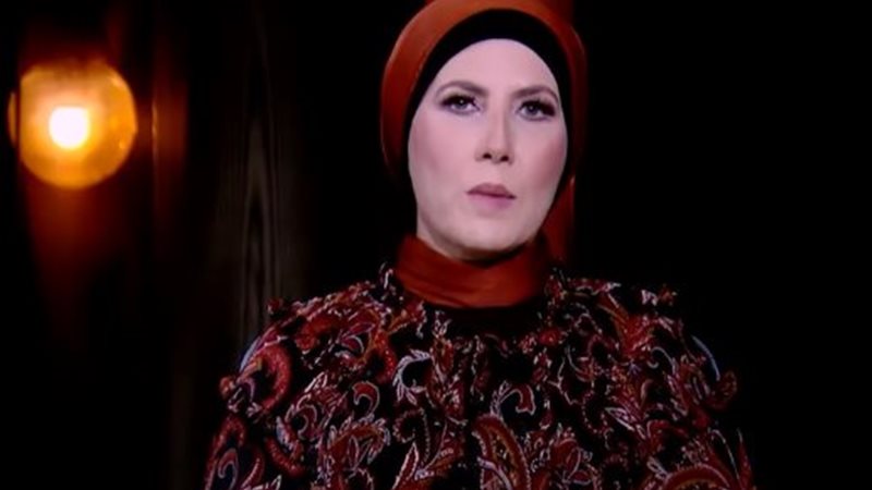 الإعلامية نيفين منصور
