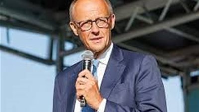 المستشار الألماني يهاجم قمة ألاسكا.. ويؤيد تنازلات مشروطة لإنهاء الحرب