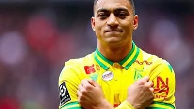 مدرب منتخب مصر السابق يطلب مصطفى محمد في الدوري اليوناني.. ورد مفاجئ من اللاعب