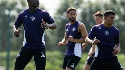 كونيا في الهجوم.. تعرف على تشكيل مانشستر أمام آرسنال في بطولة الدوري 