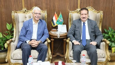 محافظ المنوفية ورئيس الجامعة يبحثان التعاون لدعم مشروعات التنمية المستدامة