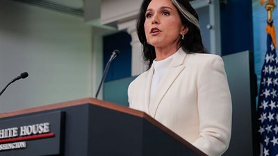 بتهمة تسريب معلومات استخباراتية.. إدارة ترامب تلغي تصاريح أمنية لـ37 مسؤولا