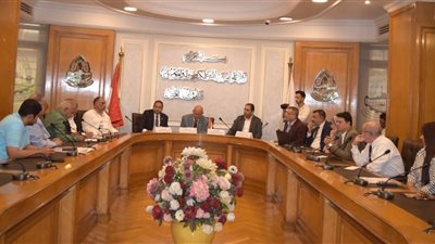 غرفة القاهرة تبدأ مبكرا استعدادات «أهلا مدارس» بتخفيضات تصل إلى 70%