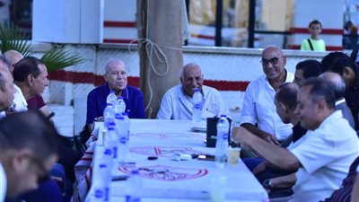 رموز الزمالك يطالبون القيادة السياسية بإعادة أرض فرع أكتوبر