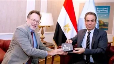 سفير كندا يزور ستوديو نجيب محفوظ بمبنى ماسبيرو.. ويشيد بالعلاقات بين مصر وبلاده