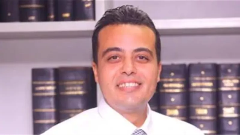 الكاتب الصحفي محمد