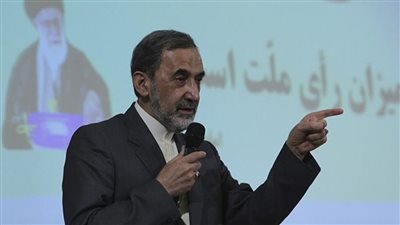 «مستشهدا بآية قرآنية».. مستشار خامنئي: هذه المنطقة تمثل الحصن الأمني لإيران