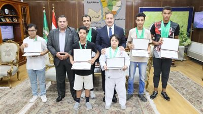 محافظ المنوفية يكرم عددا من ذوي الهمم المتميزين رياضيا.. صور