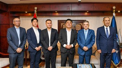 تعاون جديد بين قناة السويس وهيونداي لتطوير الترسانات البحرية