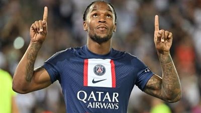 باريس سان جيرمان يعلن إعارة لاعب وسط الفريق للدوري اليوناني