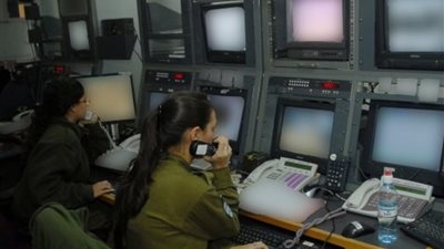 وسط تعتيم إعلامي إسرائيلي.. نشطاء يحاولون حرق واقتحام جهاز الأمن الداخلي «الشاباك» 