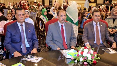 بحضور وكيل التعليم..محافظ سوهاج يشهد تكريم أوائل الشهادات التعليمية