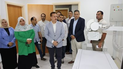 محافظ المنوفية يتابع الخدمات الصحية بالشهداء.. ويفتتح مشروعات طبية جديدة