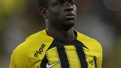 تعقيدات في تجديد عقد كانتي مع الاتحاد وبنزيما يوصي بالتعاقد مع كاسيميرو