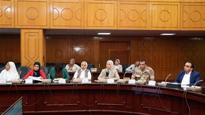 بعد رصد عدة شكاوى.. نائب محافظ الإسماعيلية يناقش مشكلات مياه الشرب بالمحافظة