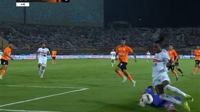 الشوط الأول.. التعادل السلبي يسيطر على مباراة الزمالك وفاركو في الدوري