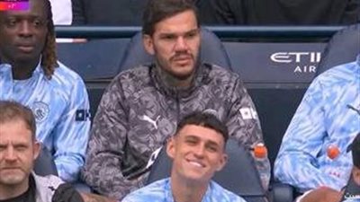 ضحكة فودين تشعل غضب جماهير مانشستر سيتي بعد ثنائية توتنهام.. ما القصة؟