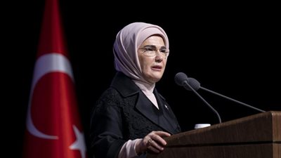 زوجة أردوغان لنظيرتها الأمريكية: أطفال أوكرانيا ليسوا أقل أهمية من نظرائهم بغزة