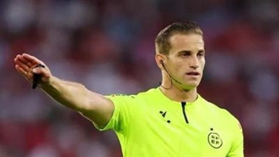 طاقم حكام مباراة الأهلي وبيراميدز يصل القاهرة مساء اليوم