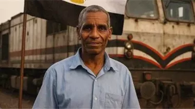 وزير النقل يقرر تكريم عامل مزلقان أنقذ شابا من موت محقق ببني سويف