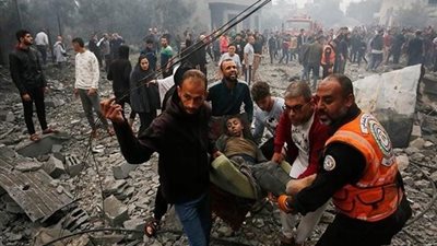 الاحتلال الإسرائيلي يقتل 50 فلسطينيا.. ووفاة 10 آخرين من الجوع