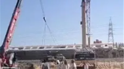 مصرع 3 أشخاص وإصابة 94.. السكة الحديد تواصل رفع عربات قطار مطروح 