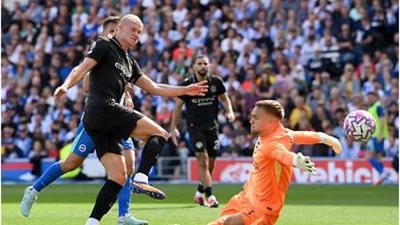 برايتون يُسقط مانشستر سيتي بثنائية ويحقق فوزه الأول في البريميرليغ