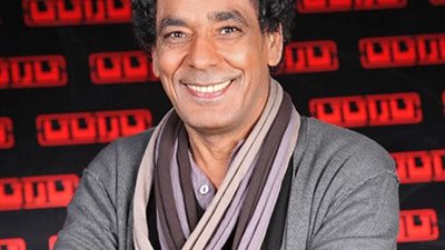 بأغنية جديدة ودور سينمائي.. هكذا شارك محمد منير في فيلم ضي