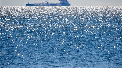 هيئة البث الإسرائيلية: ناقلة النفط التي استهدفها الحوثيون تعود ملكيتها لرجل أعمال إسرائيلي