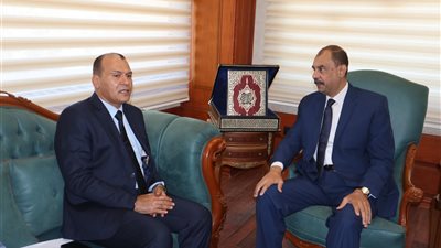 لتنفيذ منحة إماراتية.. محافظ سوهاج يستقبل مساعد وزير التنمية المحلية للمشروعات القومية