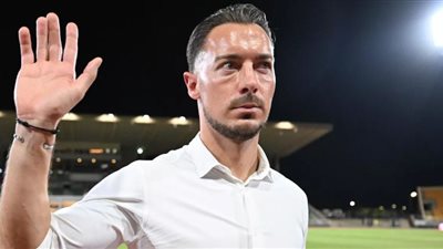 رسميًا.. أهلي جدة يحتفظ بمدربه الألماني ماتياس يايسله حتى 2027