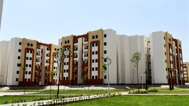 تسليم عقود شقق سكن