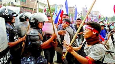 بعد احتجاجات عنيفة ضد الفساد في نيبال.. استقالة رئيس الوزراء