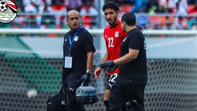 طبيب المنتخب يكشف تفاصيل إصابة عمر مرموش في مواجهة بوركينا فاسو