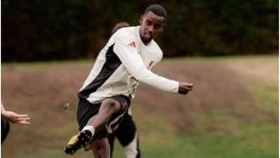 ألكسندر إيزاك يشارك في تدريبات فريق ليفربول لأول مرة