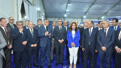 وزيرا التنمية المحلية والتموين ومحافظ الجيزة يفتتحون معرض 
