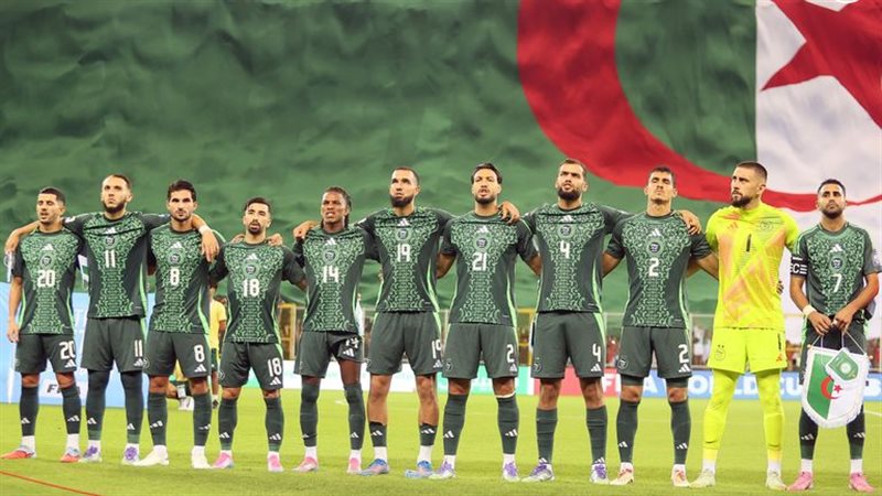 منتخب الجزائر لكرة
