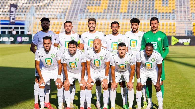 فريق كرة القدم بنادي