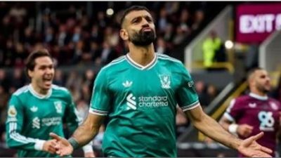 محمد صلاح يخطف فوزًا قاتلًا لليفربول أمام بيرنلي في الدوري الإنجليزي