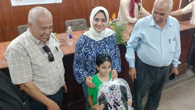 فرحة المدارس.. مبادرة بالقليوبية لتوزيع شنط وأدوات مدرسية على الأيتام والأسر البسيطة