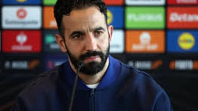 مدرب مانشستر يونايتد يكشف قائمة الفريق لقمة تشيلسي: غيابات بارزة وعودة قوية